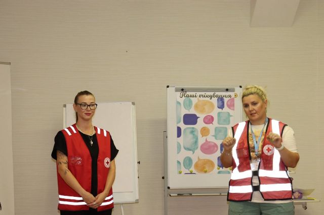 Навчають і допомагають - як у Запоріжжі працює Громадський центр Червоного Хреста (фото)