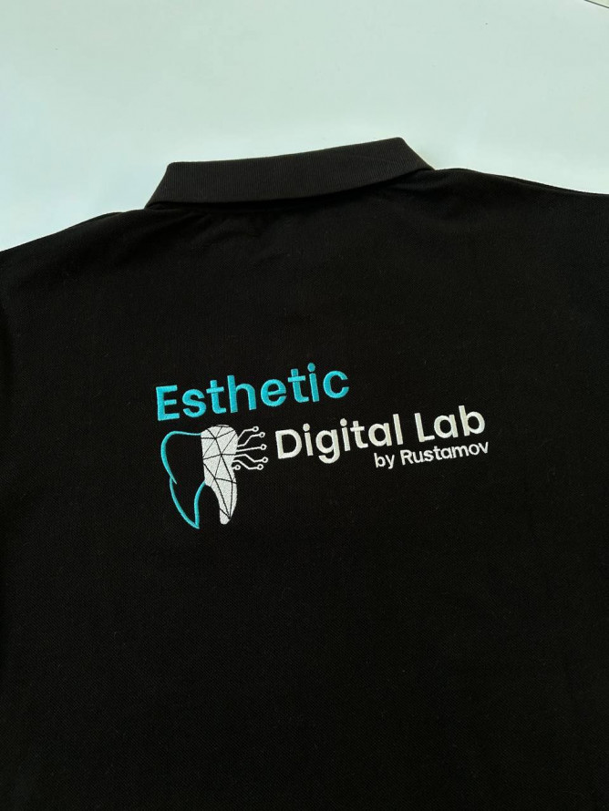 Стиль, який впізнають: мешканка Запорізького району запустила виробництво машинної вишивки та брендування одягу