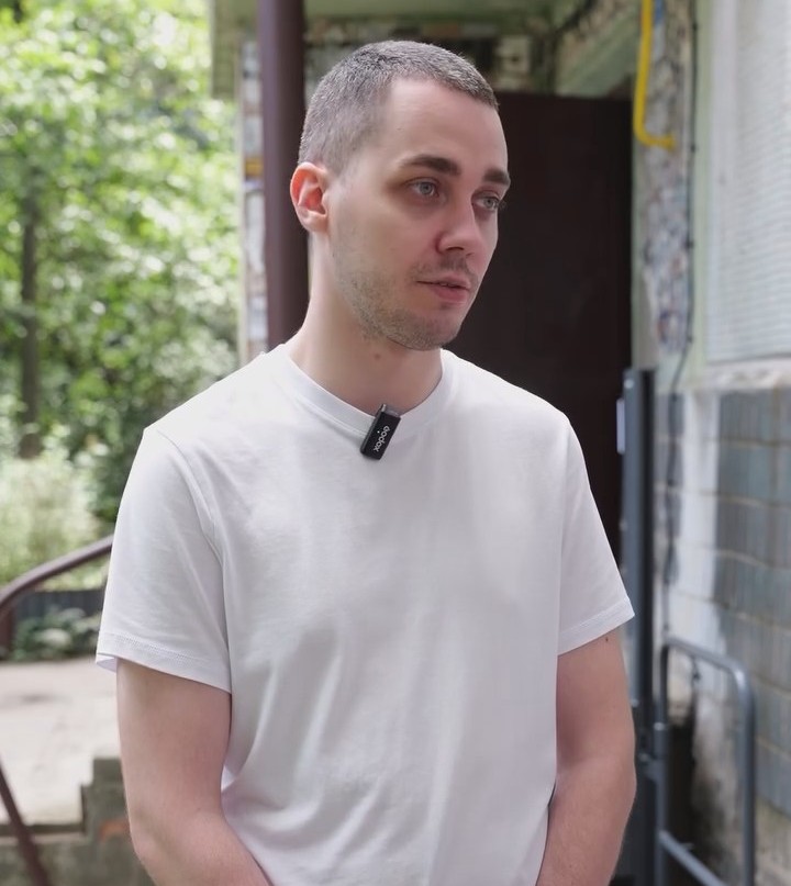 З дому на вулицю без перешкод: у Запоріжжі благодійники встановили одразу два підйомника для ветерана (фото, відео)