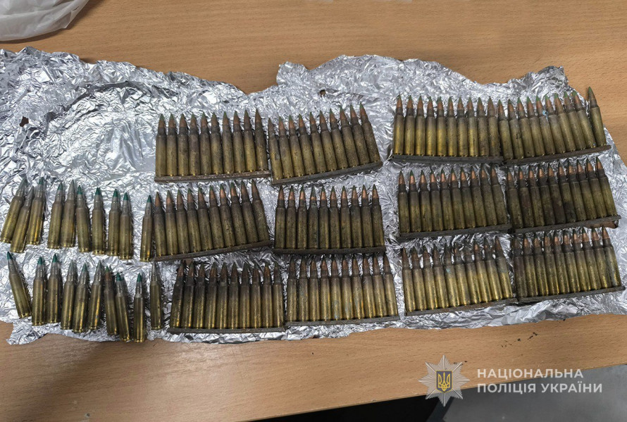Арсенал на кожен смак - на Запоріжжі за день затримали чотирьох торговців зброєю (фото)