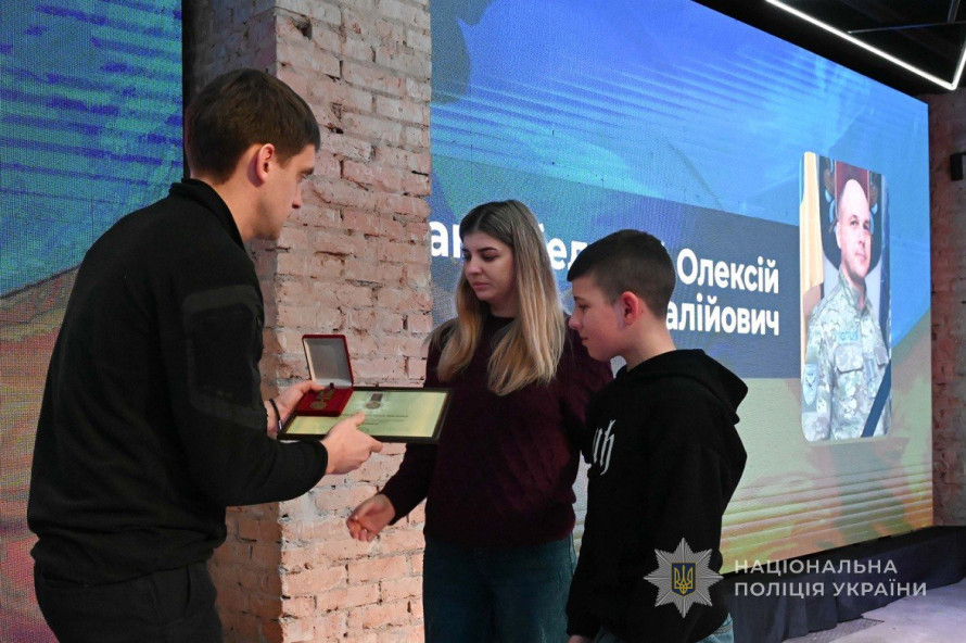 Нагороди, відданість і пам’ять про полеглих Героїв - в Запоріжжі відзначили День ЗСУ (фото)