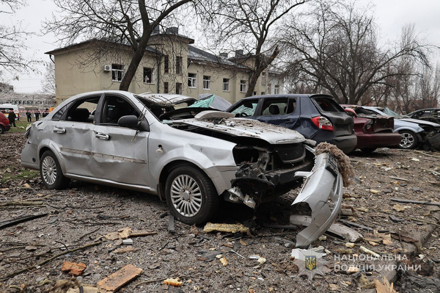 У Запоріжжі завершили аварійно-рятувальні роботи на місцях "прильоту" - фото наслідків ворожого авіаудару 8 грудня