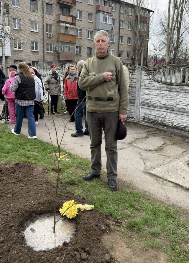 Живий символ пам'яті: в Запоріжжі висадили іменні липи для «азовців» (фото, відео)
