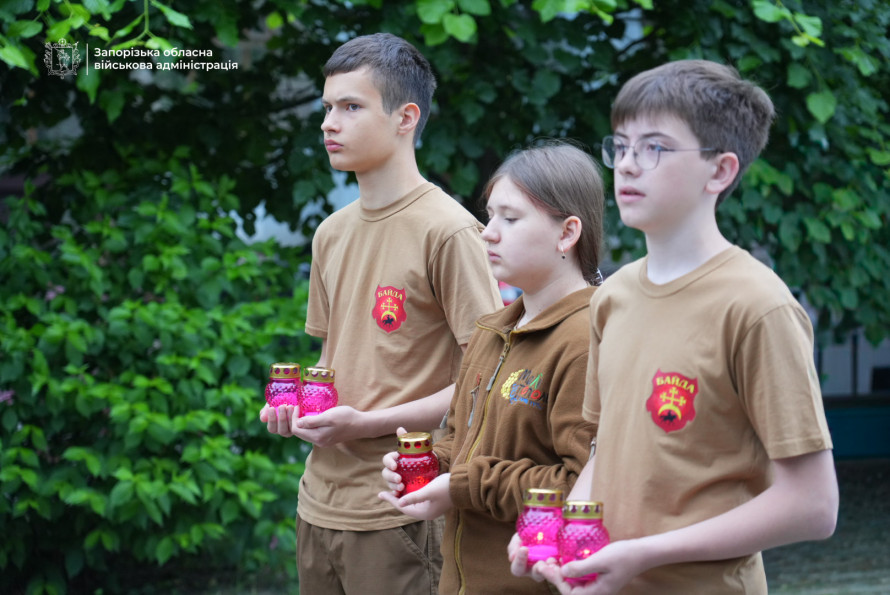Дзвіночки замість голосів: у Запоріжжі вшанували пам’ять дітей, чиї життя забрала війна (фото)