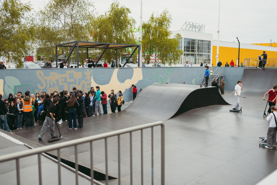 Презентували скейт-майданчик: у Запоріжжі відбувся молодіжний фестиваль (фото)