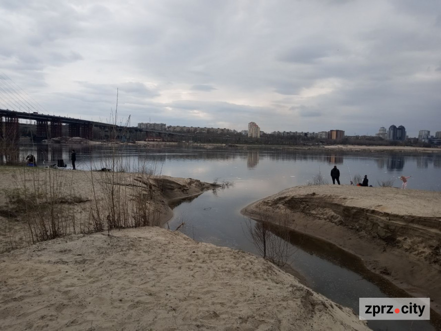 Води стало більше: як виглядає узбережжя Хортиці на початку квітня