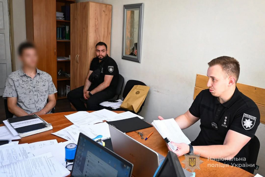 Про угон дізнався від патрульних - у спальному районі Запоріжжя двоє молодиків викрали авто зі стоянки