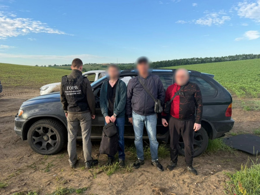 Житель Запорізької області хотів прорватися до Молдови - «міжобласну збірну» затримали на позашляховику (фото)