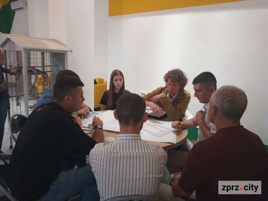 У запорізькому Центрі сучасного мистецтва вивчають ідентичність українок і майбутнє ріки Дніпро - фото