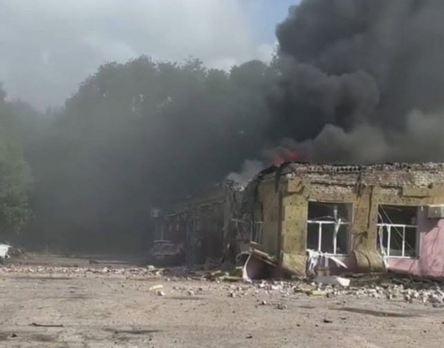 Ворожий удар пошкодив автомобіль: у Запоріжжі тимчасово не працюватиме «Мобільний ЦНАП» (фото)