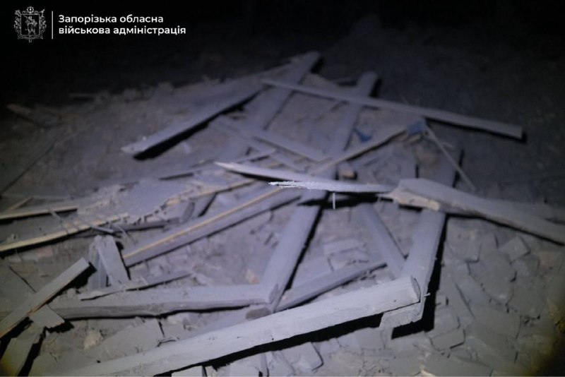 Росіяни вдруге за добу атакували Запоріжжя КАБами: троє поранених, пошкоджені десятки будинків (фото)