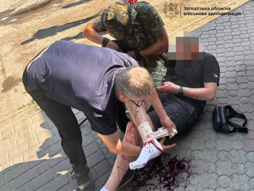 FPV-дрон атакував перехожих, а БпЛА спалив термінал: Запоріжжя зазнало нових ударів (фото, відео)