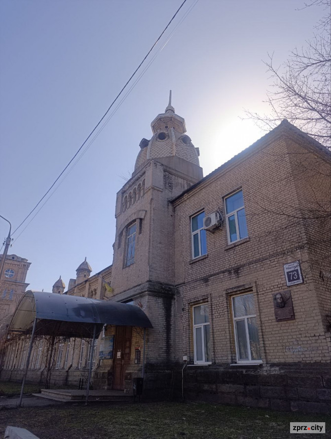 Атмосфера старого міста: які незвичайні будівлі можна побачити в історичному центрі Запоріжжя (фото)