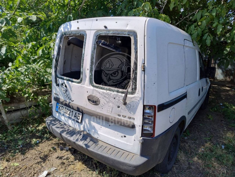 Запоріжжя та район пережили нову хвилю атак: дрони влучили у будинок, АЗС та цивільні об'єкти (фото, відео)