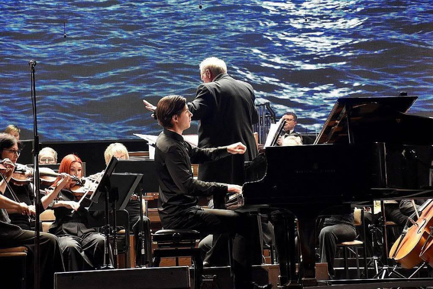 Усі твори неймовірні - у Запоріжжі авторський концерт відомої композиторки зібрав зірок філармонії