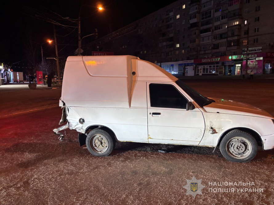 П’яний водій влаштував ДТП у Запоріжжі – постраждали школяр і студентка на мотоциклі (фото)