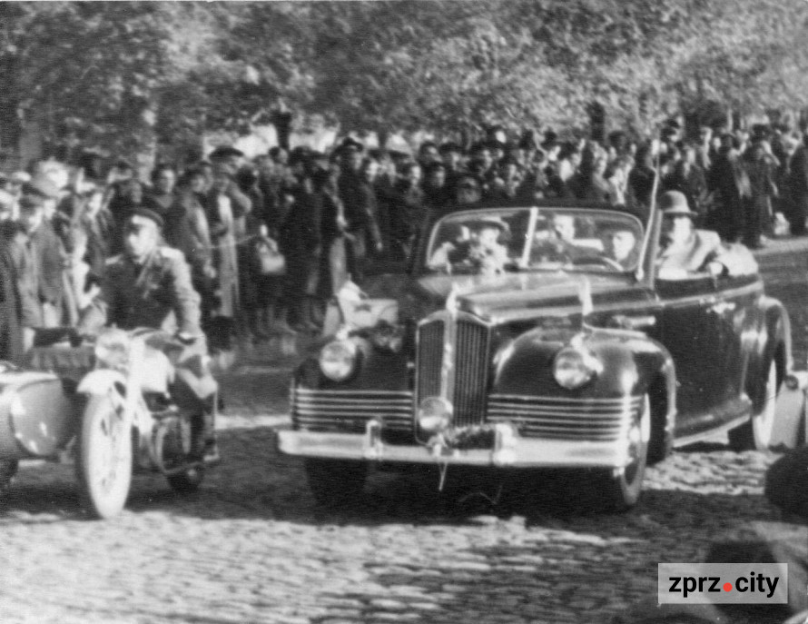 Шах Ірану в Запоріжжі – як його зустрічали містяни (унікальне фото)