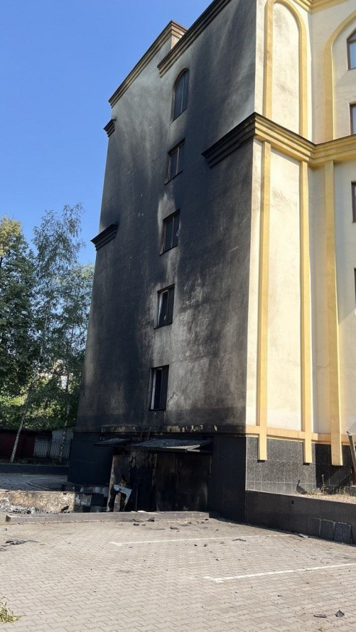 Екологи підраховують збитки: після атаки на Запоріжжя забруднено сотні квадратних метрів ґрунту (фото)
