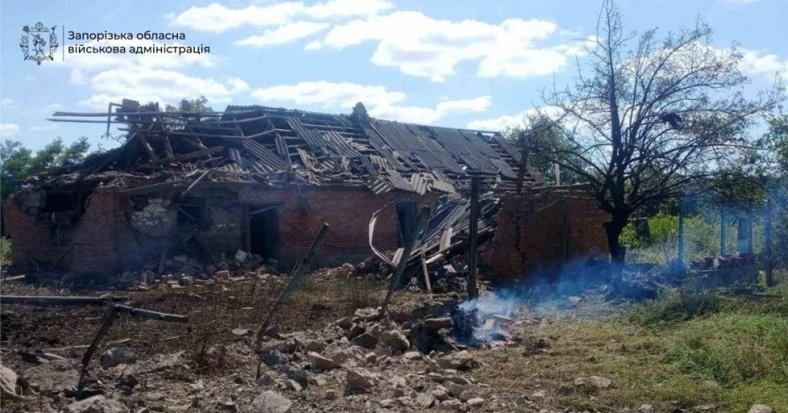 Ворог атакував подружжя у Запорізькому районі: внаслідок удару є загибла та поранений