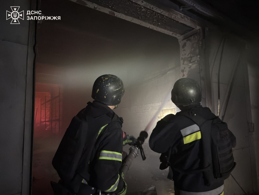 Загинув чоловік, постраждали десятки людей, спалахнули масштабні пожежі - наслідки ворожих атак по (фото)