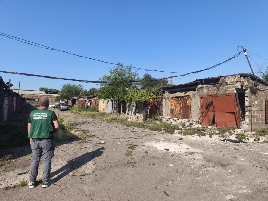 Екологи розповіли про значні руйнування в одному з районів Запоріжжя: наслідки нічної атаки 11 серпня (фото)