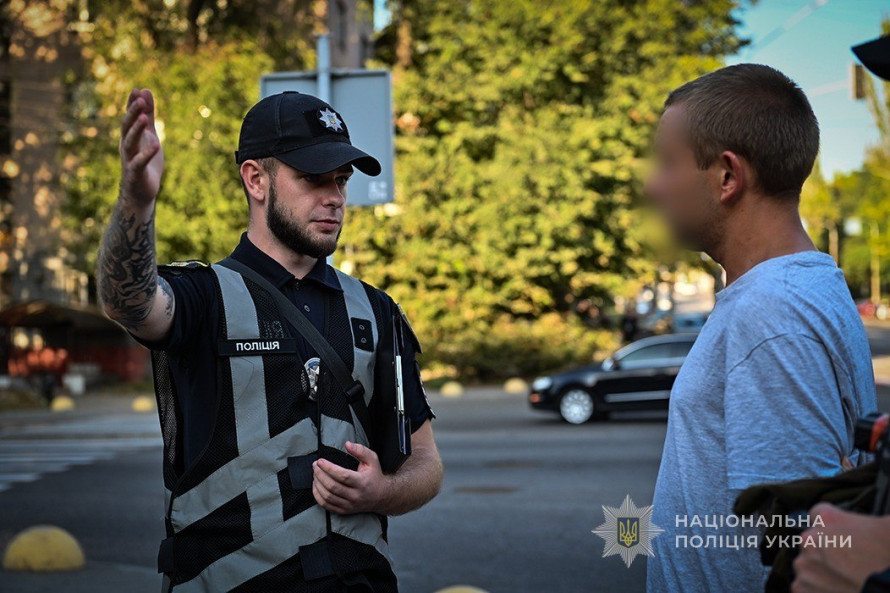Був у СЗЧ та пограбував дівчину: у Запоріжжі затримали військового-нападника (фото)