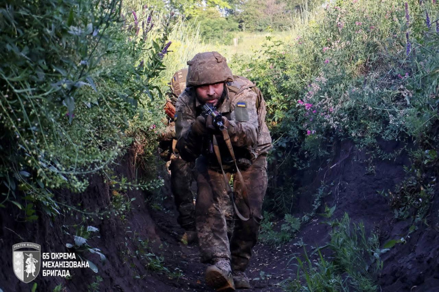 "Брате, прикрий мене": як бійці 65-ї бригади відпрацьовують бойове злагодження на Запоріжжі (фото)