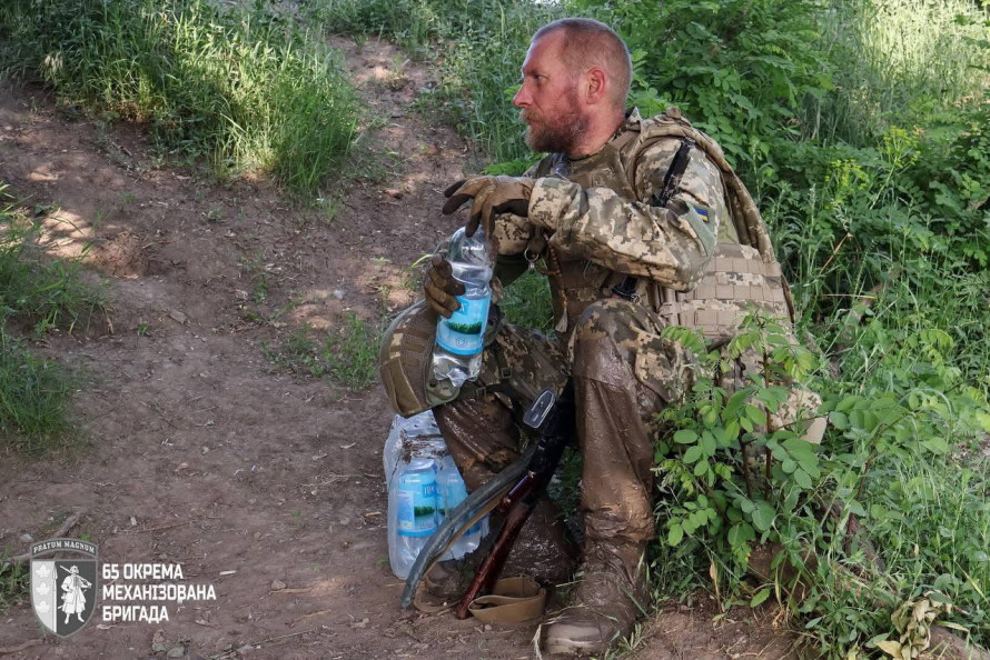 "Брате, прикрий мене": як бійці 65-ї бригади відпрацьовують бойове злагодження на Запоріжжі (фото)