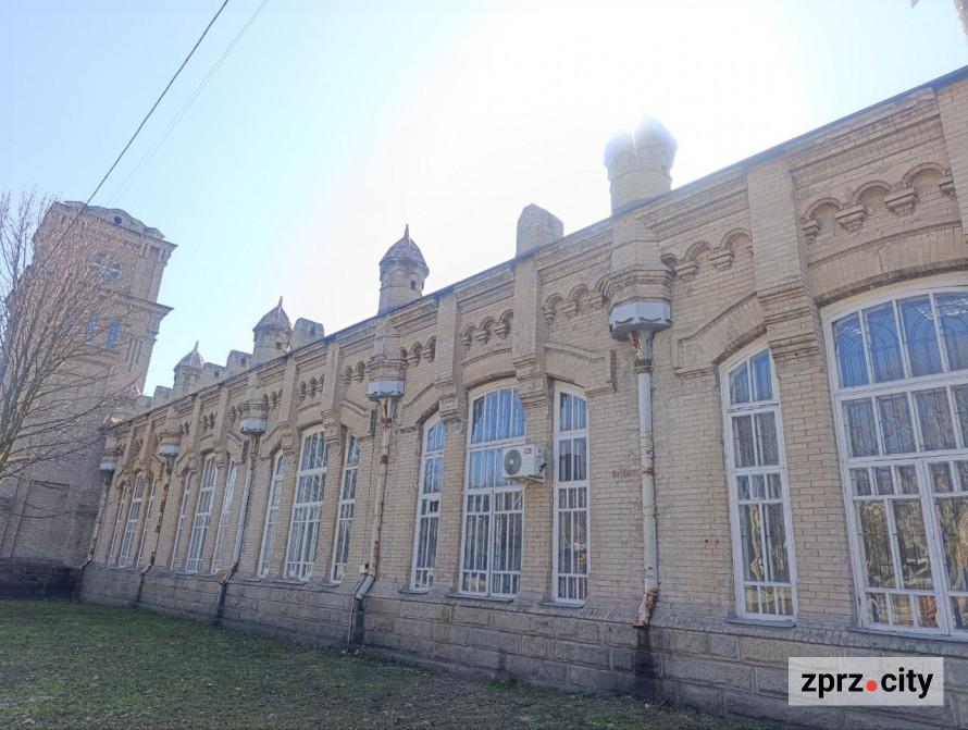 Атмосфера старого міста: які незвичайні будівлі можна побачити в історичному центрі Запоріжжя (фото)