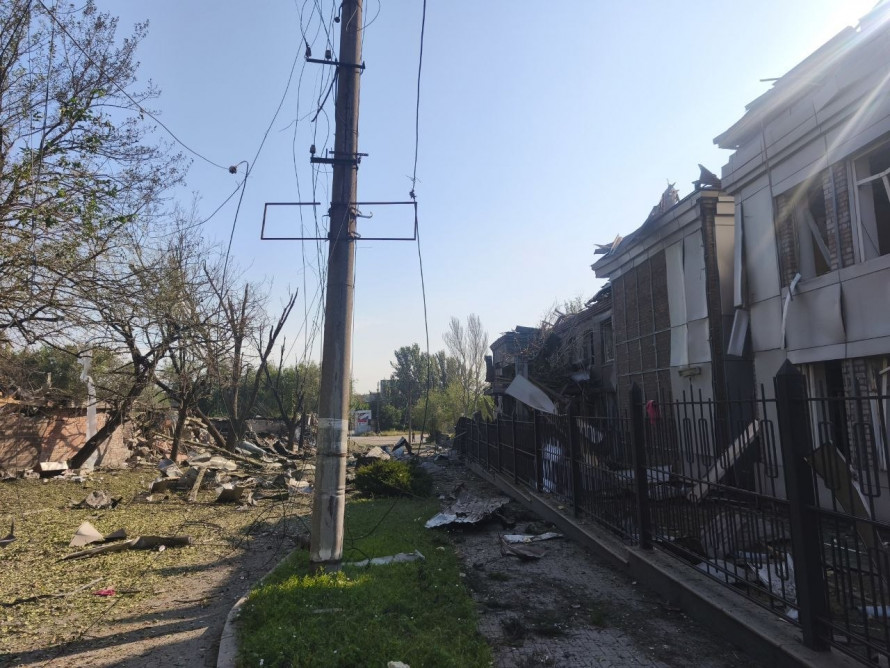 Екологи розповіли про значні руйнування в одному з районів Запоріжжя: наслідки нічної атаки 11 серпня (фото)