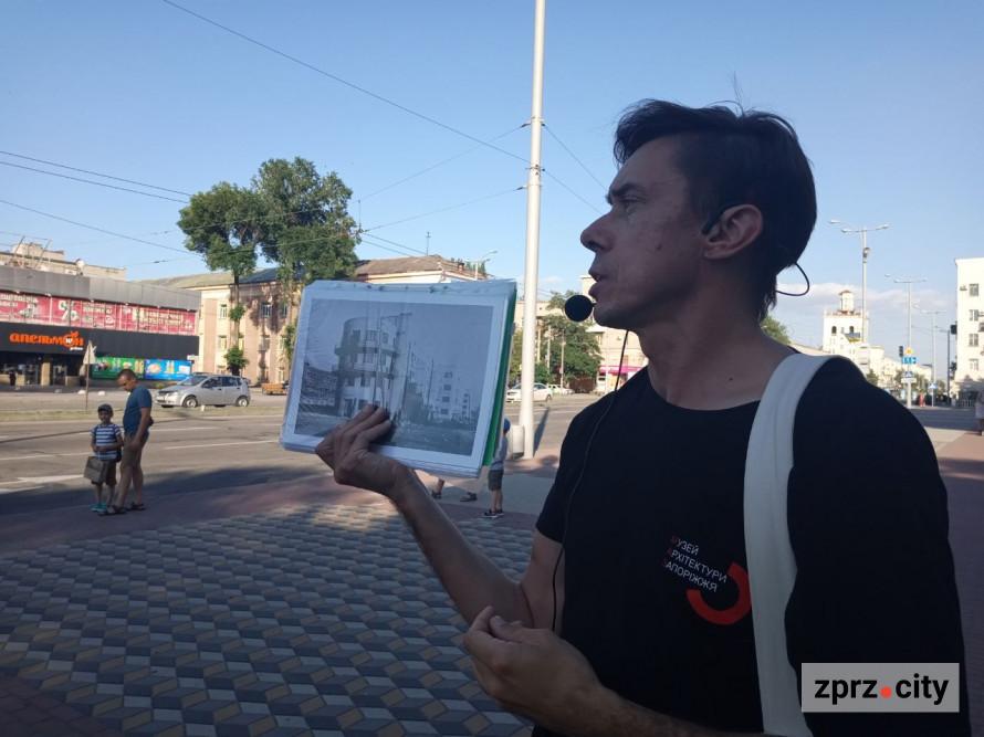 Запорізький музей провів безкоштовні екскурсії Шостим селищем - архітектурні цікавинки (фоторепортаж)