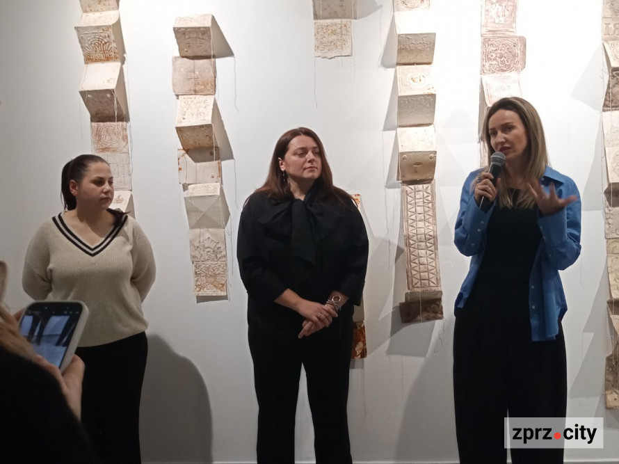 У Запоріжжі показали книгу, вирощену з гриба, та інші незвичайні артбуки - фото