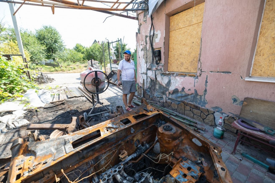 «Першим відгукнувся комбінат»: як родина працівника Запоріжсталі відновлює дім після ворожої атаки