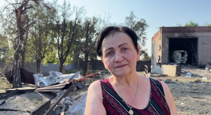 "Будівлі немає, що далі з роботою буде": внаслідок ворожих ударів по Запоріжжю пошкоджені цивільні об'єкти