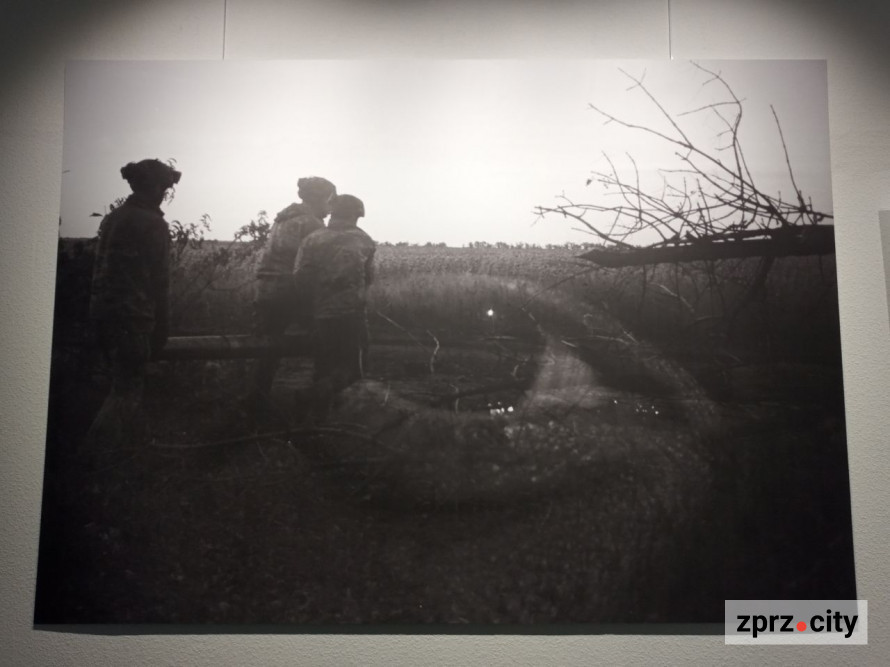 Магія співпадінь - у Запоріжжі показали незвичайне поєднання військового та тилового світів