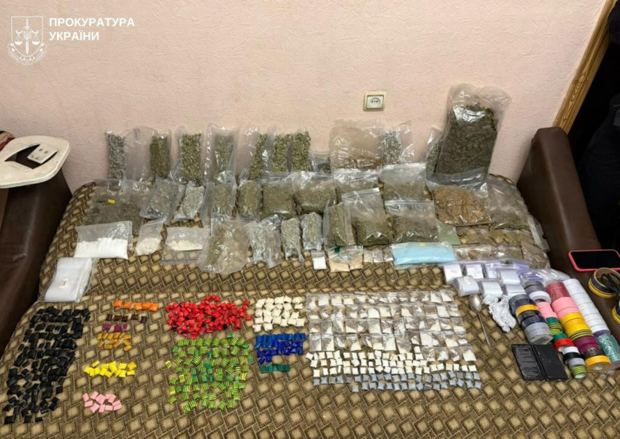 Наркобізнес через Telegram на 5,4 млн грн: у Запоріжжі затримали двох чоловіків