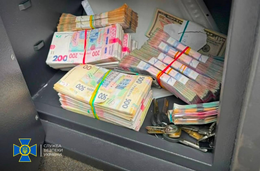 Погрози, захоплення офісу та мільйони готівки: у Запоріжжі викрили банду під контролем "злодія в законі"