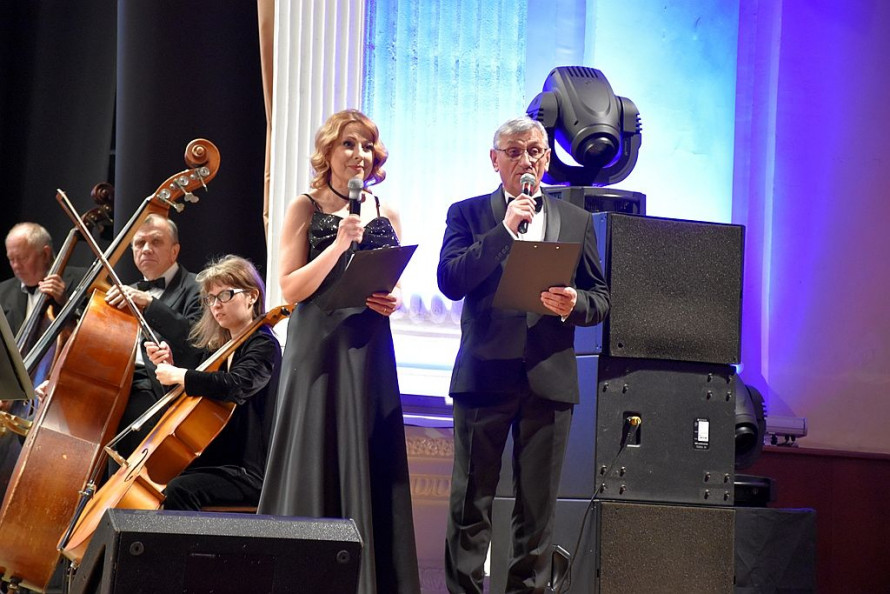 "Давно хотів зіграти цей концерт у рідній філармонії": 23-річний піаніст зачарував запоріжців разом із симфонічним оркестром