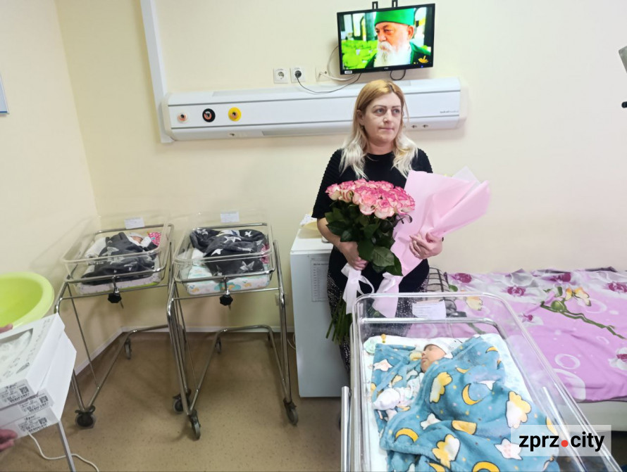 Справжнє диво - у Запоріжжі вперше з початку війни народилася трійня (фото)