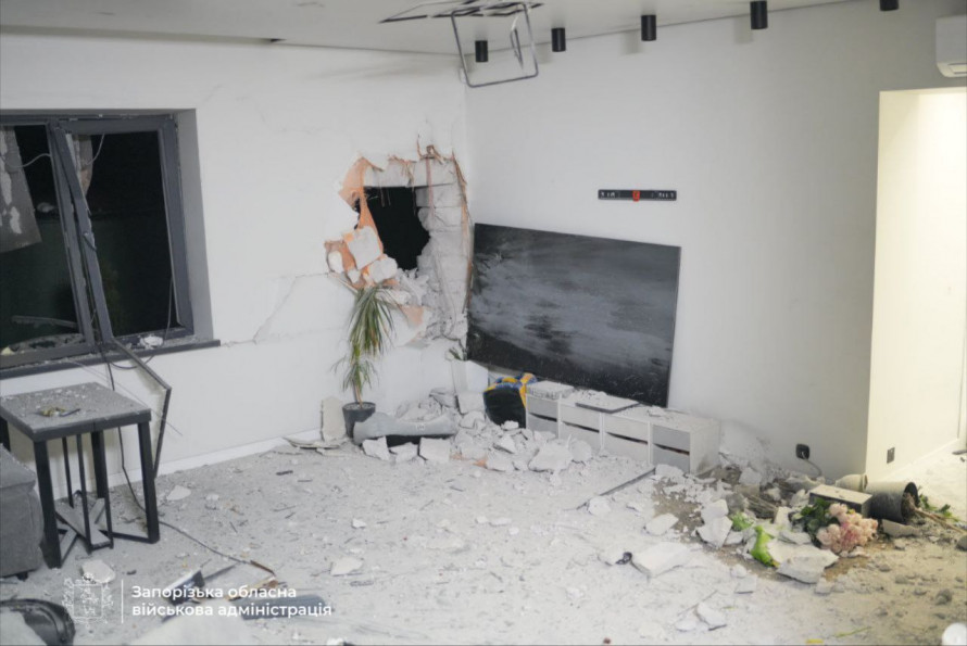 "Вечір вівторка. Люди просто були у власному домі" - що відомо про наслідки ворожої атаки 16 грудня на Запоріжжя