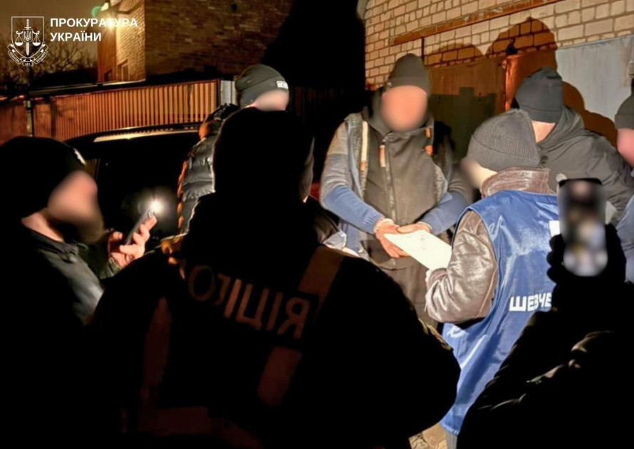 У Запоріжжі судитимуть 46-річного чоловіка за зґвалтування доньки та зберігання зброї (фото)
