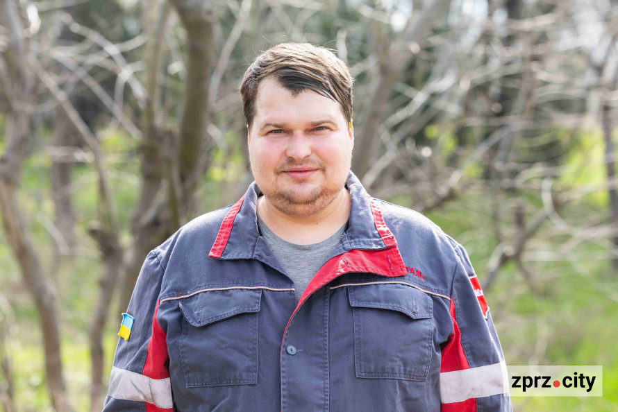 Запорізькі металурги долучилися до весняного прибирання міста