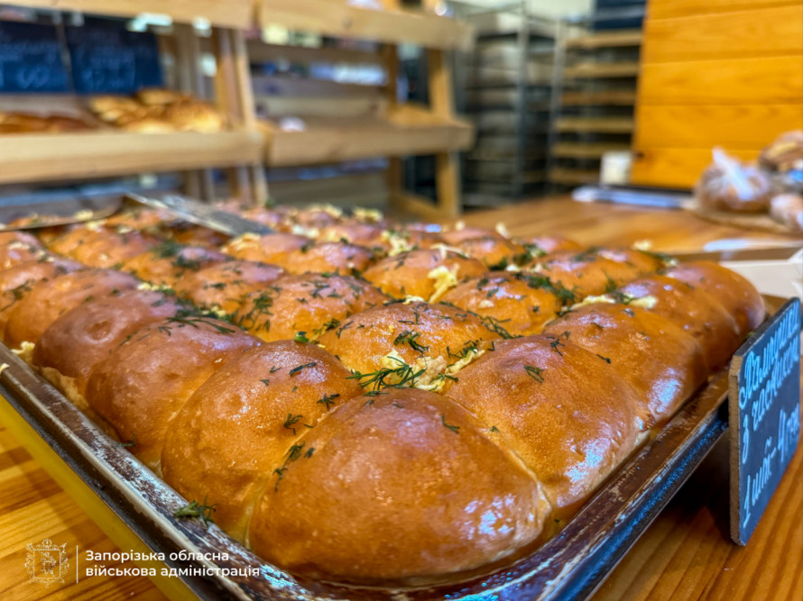 Хліб як символ нового життя - подружжя переселенців з Мелітополя відродило бізнес у Запоріжжі