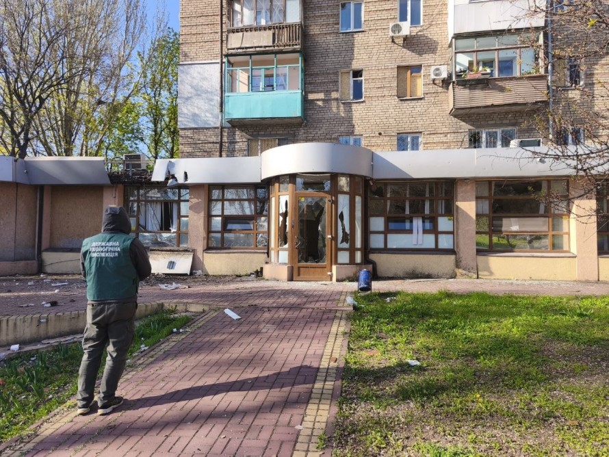 Наслідки ранкового обстрілу Запоріжжя: пошкодження, пожежі та розповіді очевидців (фото)