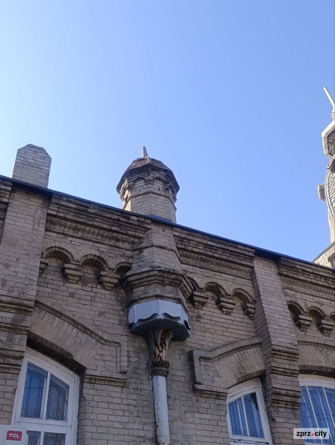 Атмосфера старого міста: які незвичайні будівлі можна побачити в історичному центрі Запоріжжя (фото)