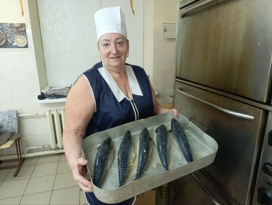 Починали з трьох столів: як Пологівський ліцей після окупації відновився у Запоріжжі і допомагає захисникам