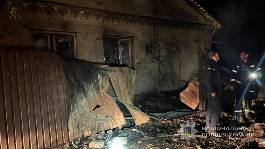У Запорізькій області внаслідок ворожих атак горів потяг, магазин, кафе і житло - загинула людина (фото)