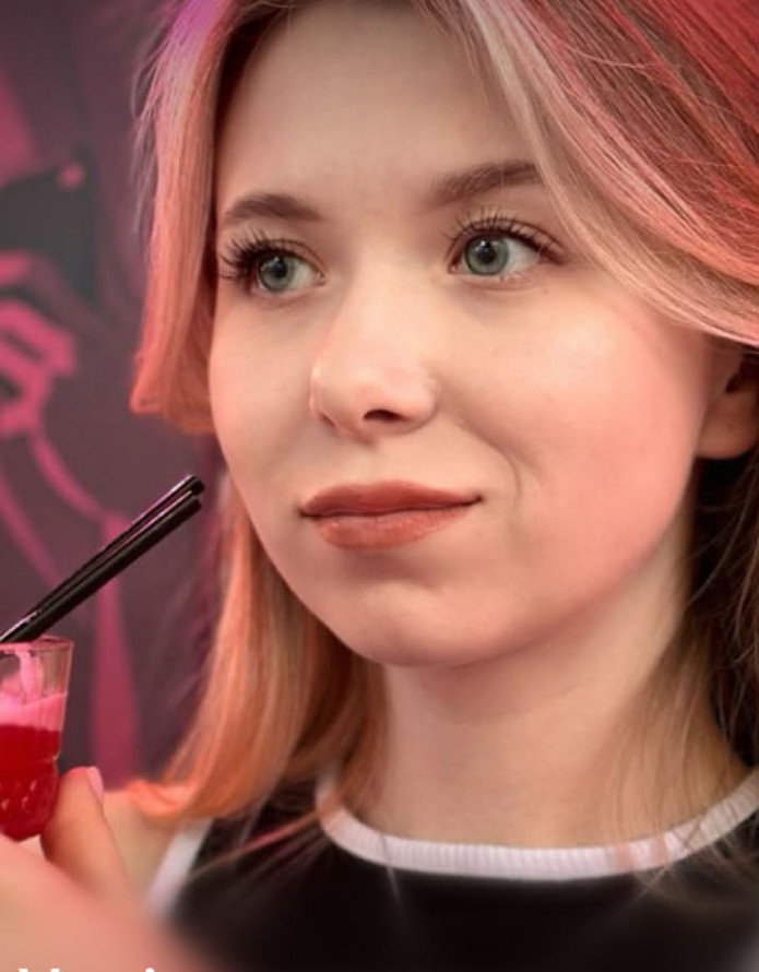 "Була промінчиком сонця": дівчина із Запорізької області загинула під час атаки на Київ (фото)