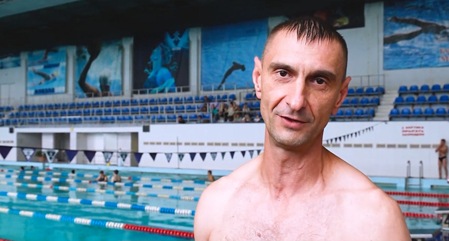 Два роки відновлення через плавання: учасники проєкту «Вільні хвилі» зустрілися на ветеранських змаганнях