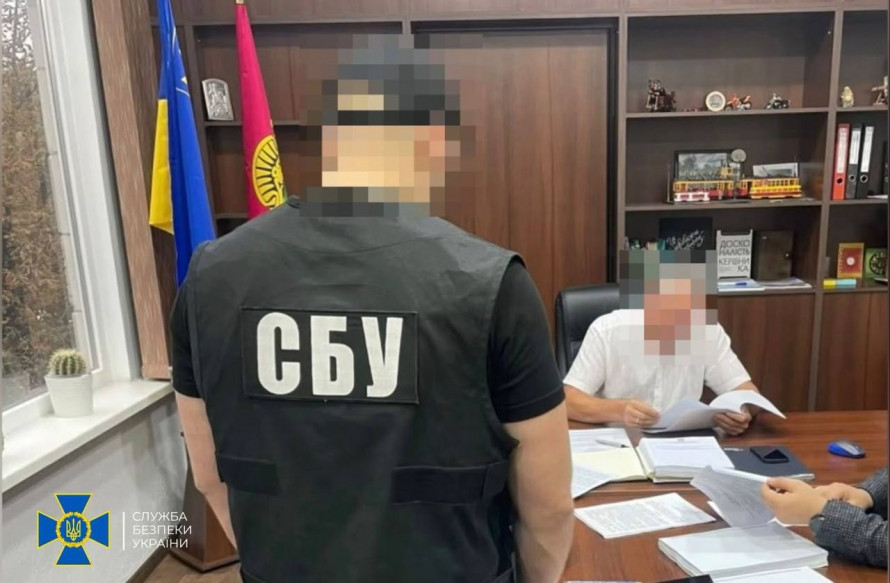Схема з перегоном автобусів: у Запоріжжі директор підприємства з підрядником привласнили кошти (фото)